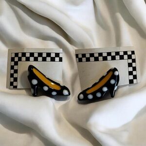Vintage Flying Colors Ceramic Yellow And Black Pumps Earrings 80s 90s Kitsh